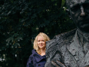 Alkohol moodustab tapeedi meie &uuml;mber. Intervjuu Riina Raudsega