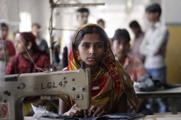 Kiiremini! Odavamalt! Kohe!