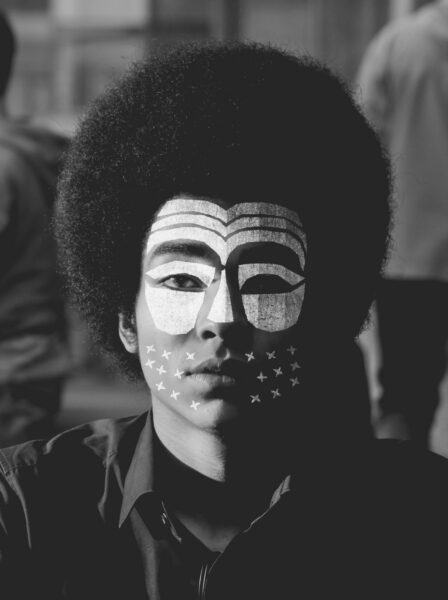 Kimyan Law ja DnBga segunevad Aafrika mosaiigid