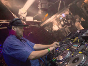 Keldrist kõlab trummi ja bassi