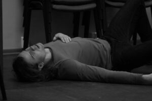 Lavale jõuab Pimedate Terateatri lavastus „Kes kardab pimedat?”