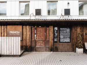 Protest lammutatakse maha