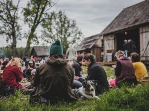 Metsade vahele sääsepirinat kuulama
