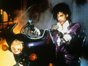 Sõpruses linastub Prince’i esimene film „Purple Rain”