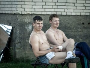 Kellega tantsida sambat? K&otilde;rgharitud meeste defitsiidist