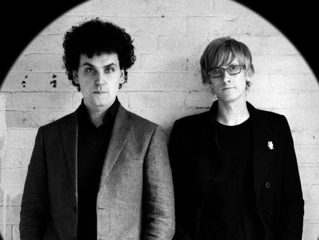 AUXil teeb DJ-seti Simian Mobile Disco