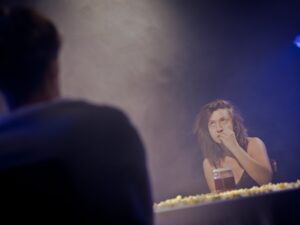 Kanuti Gildi SAALi tuleb Kristian Smedsi lavastus „Just filming”