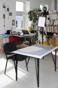 &bdquo;Kunstnike ruumid. 16 stuudiovisiiti&rdquo; ehk Kus t&ouml;&ouml;tab kohalik kunstnik?