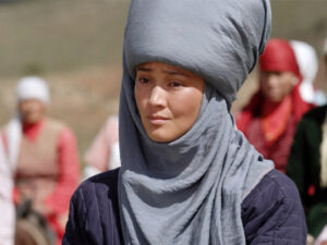 Naiste õiguste kuu: kirgiisi väejuht Artises ja eesti naisliikumise suurkuju Okupatsioonide muuseumis