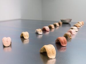 N&auml;itusearvustus: Keha vastamisi skulptuuriga