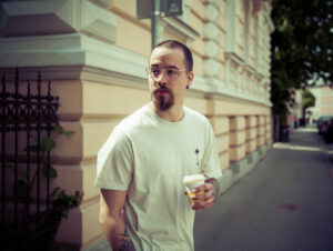 Vanemad on linnast ära ja Sveta majapidu tuleb taas!