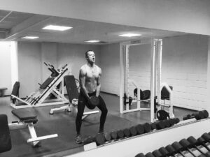 Peeglike, peeglike seina peal, kes on k&otilde;ige rohkem musklis kogu maal?