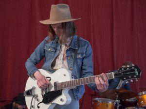 Riidekapp: Hendrik Tammjärv