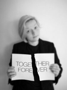 Feministeerium Tartus: Barbara Lehtna linnatuur-näitus „Together Forever”