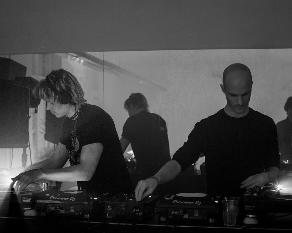 Off-Kilter: 3 aastat helilist ühepajatoitu