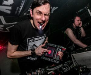 Tumemuusika tantsupeod