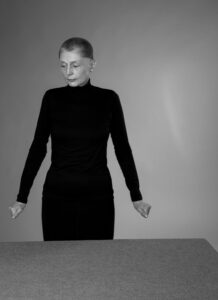 Vana naine, kes armastab tabusid murda. Intervjuu Sirje Rungega