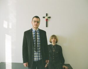 Sveta Baaris esineb vene psühhedeelse roki bänd Sonic Death