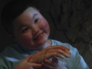 Arvustus: Vägivald nakatab