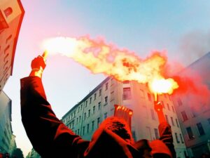 Galerii: Non Grata osales Berliinis suurel 1. mai performance&rsquo;il