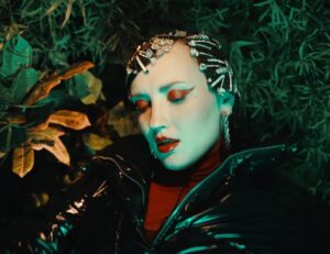 Lauljatar Hash esitleb uut videot loole „MAN UP”