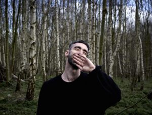 Kiindunud muusikasse, millel on v&otilde;im. Intervjuu Randomeriga