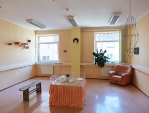 Arvustus: H&uuml;vastij&auml;tt metamorfeeruva majaga