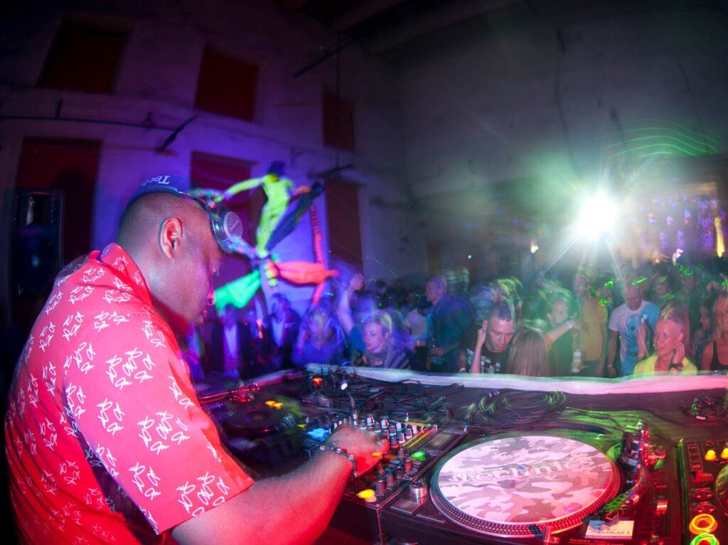 Elektroonilise tantsumuusika festival Patareiv tähistab 10. sünnipäeva