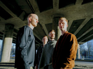 Ansambel Miljardid alustab &uuml;le-eestilist tuuri