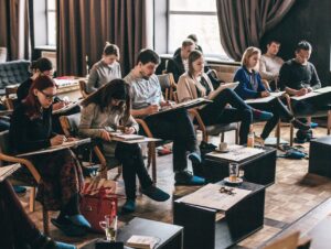 EKA x ETK: kunstilaupäevitajad ja pühapäevaklubilised