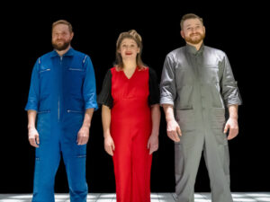 Vaba Lava Narva teatrikeskuses esietendub Juri Muravitski lavastus „Ära imesta, kui sinu maja süütama tullakse“