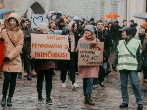 Galerii: Meeleavaldusel protesteeriti võimaliku uue koalitsiooni vastu