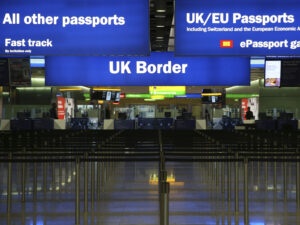 Liigume eraldi koos. Ohustatud Kunstnikud inim&otilde;iguste ja kunsti teeristil