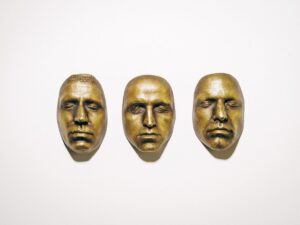 Tallinna Erinevate Tubade Klubis esineb live techno bänd Elektro Guzzi