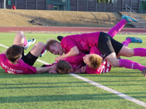 Muda, kaos ja mokalaat – see on rahvaliiga romantika