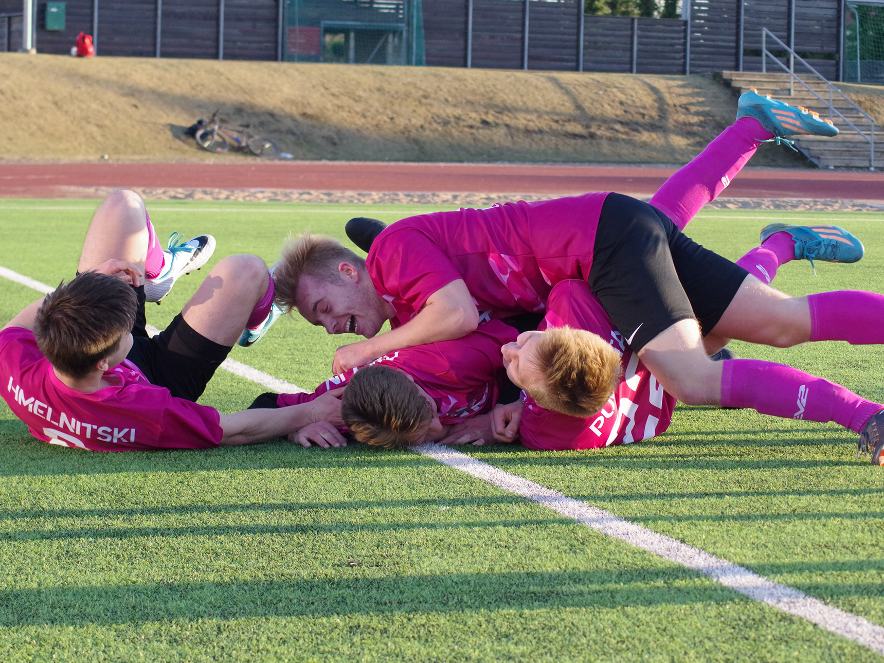 Muda, kaos ja mokalaat – see on rahvaliiga romantika