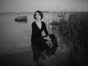 Inimlik on sallida, aga &auml;ra tuleb kuulata ka sallimatud. Intervjuu Eda Ahiga