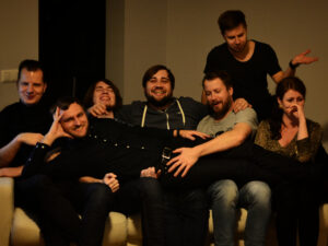 H&uuml;vasti, Rada7!