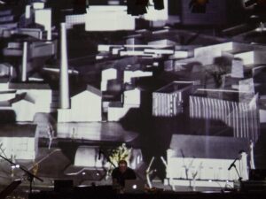 Arvustus: Heli- ja ruumikogemus Üle Helil