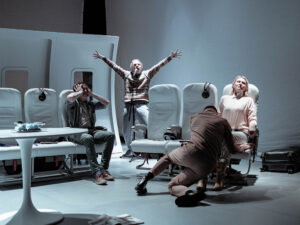 Arvustus: Hetked meie elude katkendlikus reas