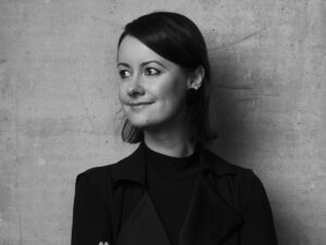 Kriis toob v&auml;lja kultuurivaldkonna hallalad ja juhtimisv&auml;ljakutsed. Intervjuu Helen Sildnaga