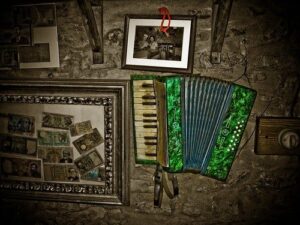 Akordion – tolmunud simmanipill või kõikide võimalustega lavadevallutaja