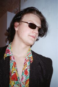 Erik Juhandi: Kes kuulab noort kunstnikku?