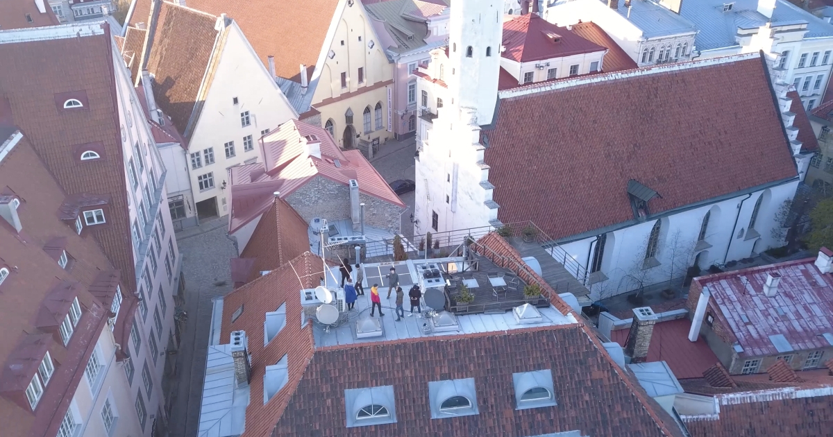 Uus muusikakanal +372 viib vaatajad täna õhtul Tallinna vanalinna katusele
