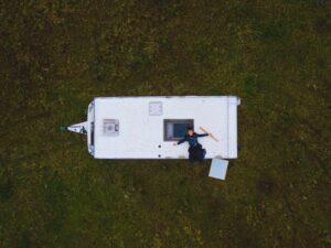 Esmaesitlus: Sibyl Vane’i värske muusikavideo „Love Department”