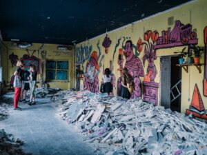 Galerii: T&auml;navakunstifestival Stencibility m&auml;ngib endises Tartu &ouml;&ouml;klubis peitust