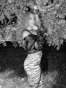 &bdquo;Kui su eeskujud sinusse usuvad, hakkad ka ise seda tegema.&rdquo; Intervjuu YASMYNiga