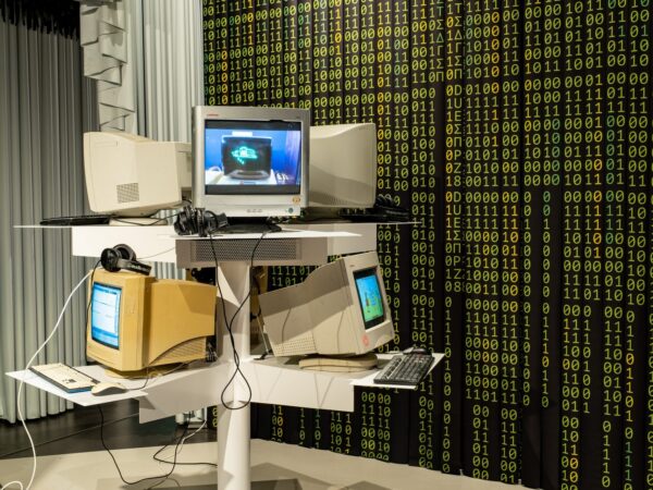 Vabamu uus näitus avab Eesti digiühiskonna kujunemislugu