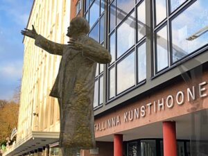 Jooksu pealt loodud, kitsastest oludest sirgunud