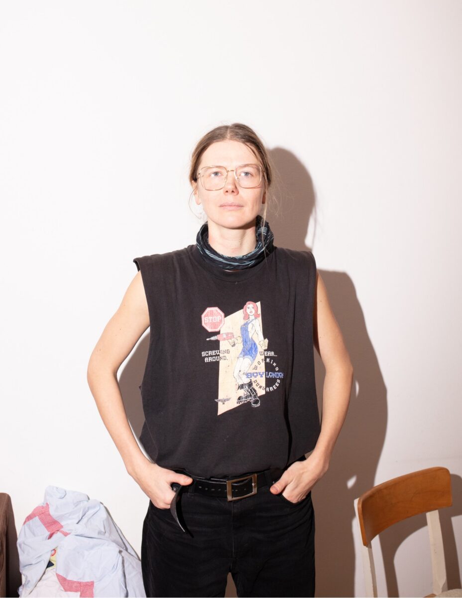 Paradoksaalselt pahas tujus. Intervjuu Krõõt Juurakuga